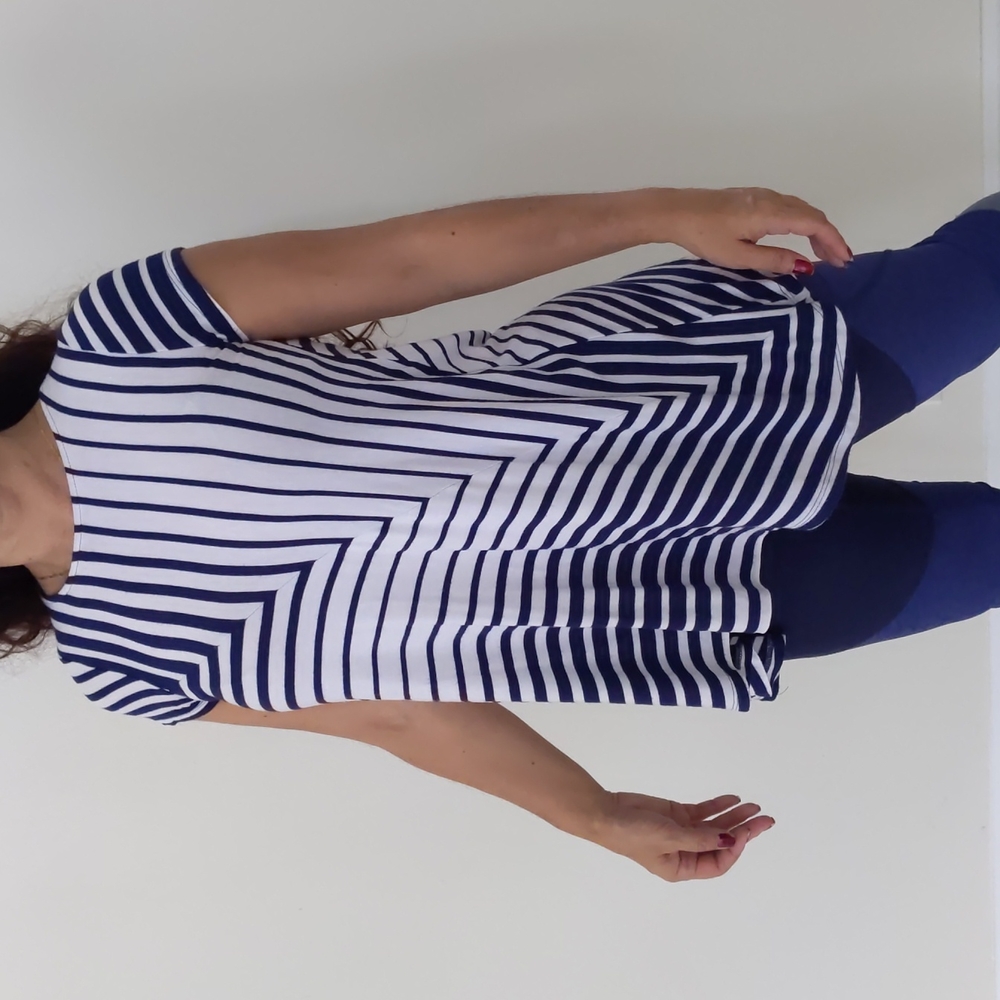 Anthropologie puella asymetrical women's tee